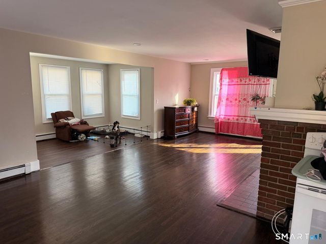 100 Wintergreen Avenue, Hamden, CT 06514