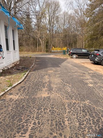 100 Wintergreen Avenue, Hamden, CT 06514