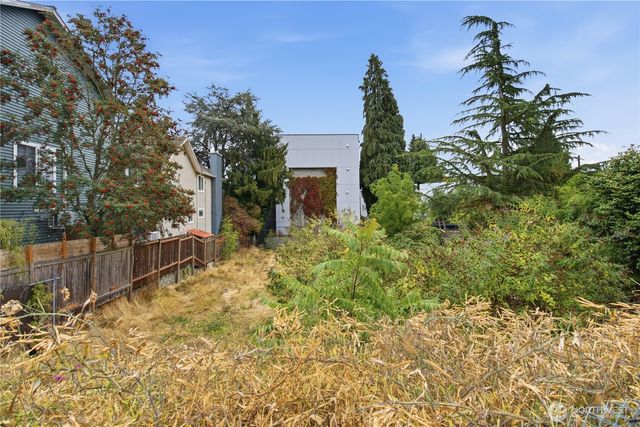 9309 Aurora Avenue N, Seattle, WA 98013
