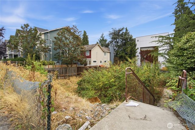 9309 Aurora Avenue N, Seattle, WA 98013