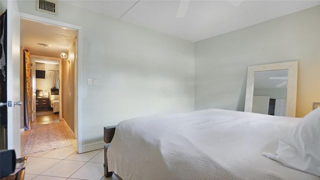 8524 Old Country Manor 106, Davie, FL 33328