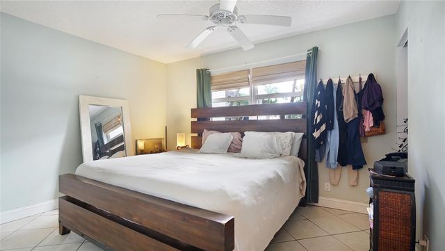 8524 Old Country Manor 106, Davie, FL 33328