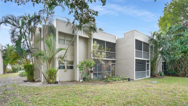 8524 Old Country Manor 106, Davie, FL 33328