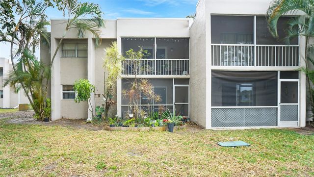 8524 Old Country Manor 106, Davie, FL 33328