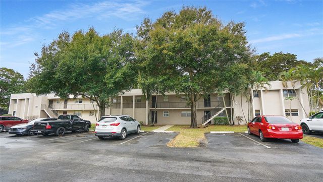 8524 Old Country Manor 106, Davie, FL 33328