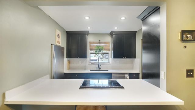 8524 Old Country Manor 106, Davie, FL 33328