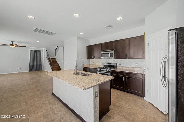 574 S Desert Haven Road, Vail, AZ 85641