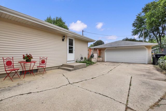 8134 N 66th STREET, Brown Deer, WI 53223