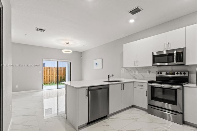 221 SW 159th Way, Pembroke Pines, FL 33027