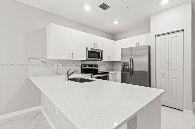 221 SW 159th Way, Pembroke Pines, FL 33027