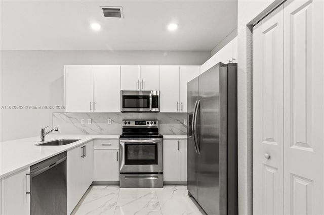 221 SW 159th Way, Pembroke Pines, FL 33027
