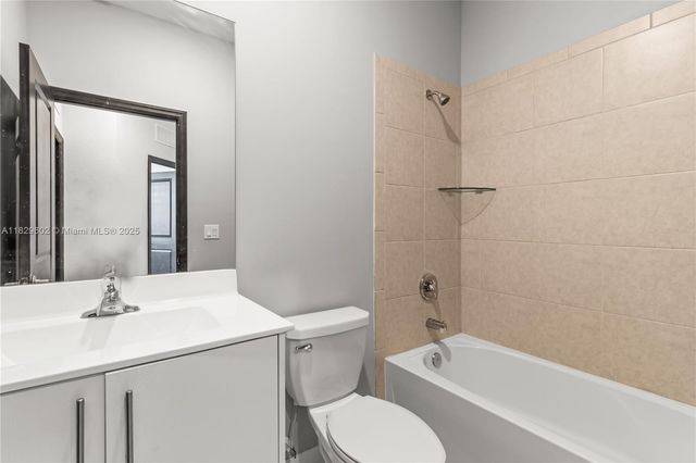 221 SW 159th Way, Pembroke Pines, FL 33027