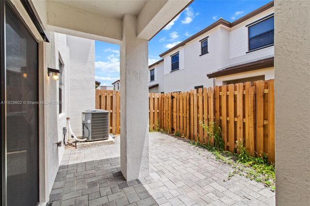 221 SW 159th Way, Pembroke Pines, FL 33027