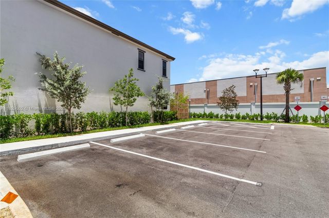 221 SW 159th Way, Pembroke Pines, FL 33027