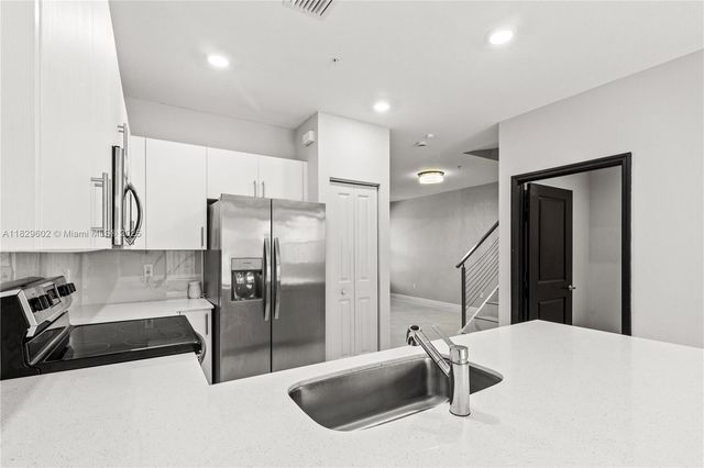 221 SW 159th Way, Pembroke Pines, FL 33027