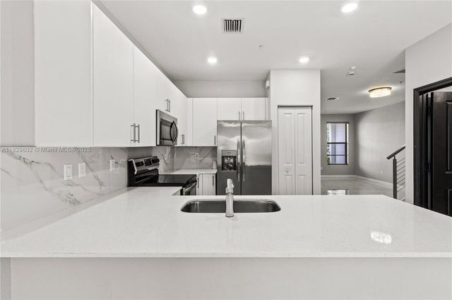 221 SW 159th Way, Pembroke Pines, FL 33027