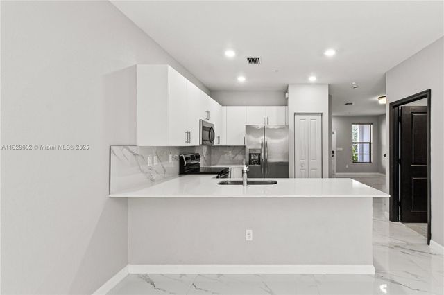 221 SW 159th Way, Pembroke Pines, FL 33027