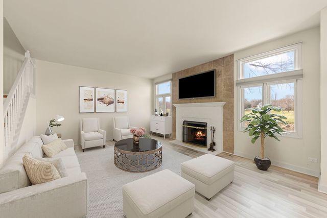 17 Mashie Court, Woodridge, IL 60517