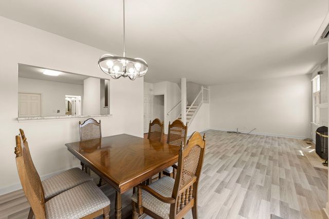 17 Mashie Court, Woodridge, IL 60517