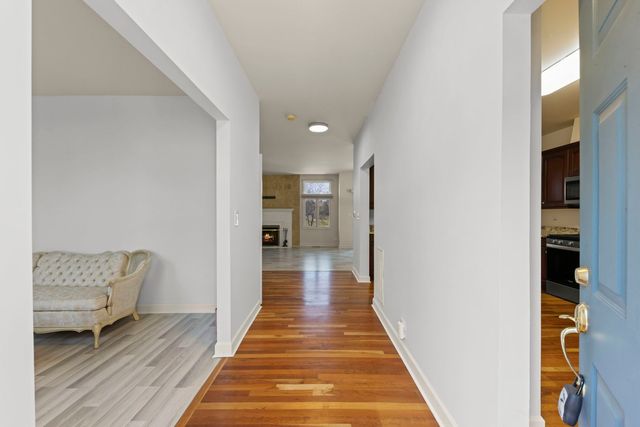 17 Mashie Court, Woodridge, IL 60517