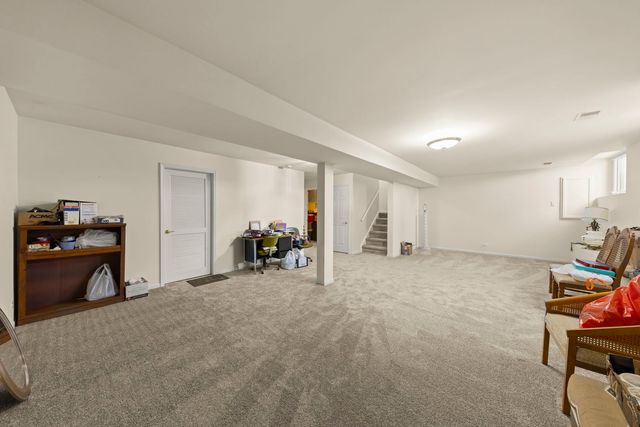 17 Mashie Court, Woodridge, IL 60517