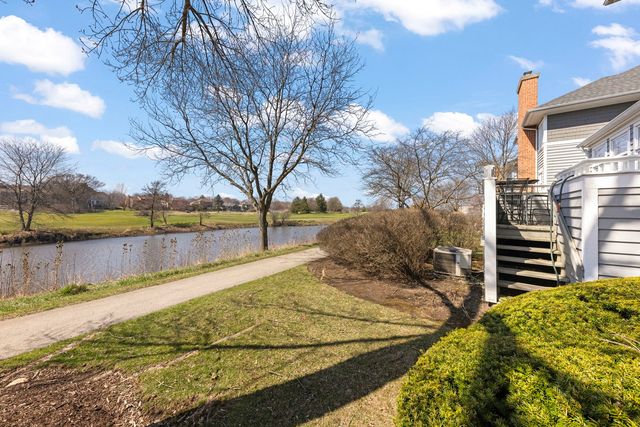 17 Mashie Court, Woodridge, IL 60517