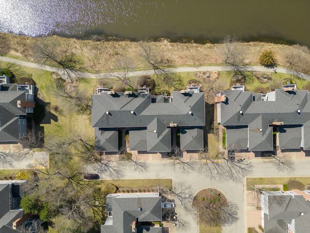 17 Mashie Court, Woodridge, IL 60517