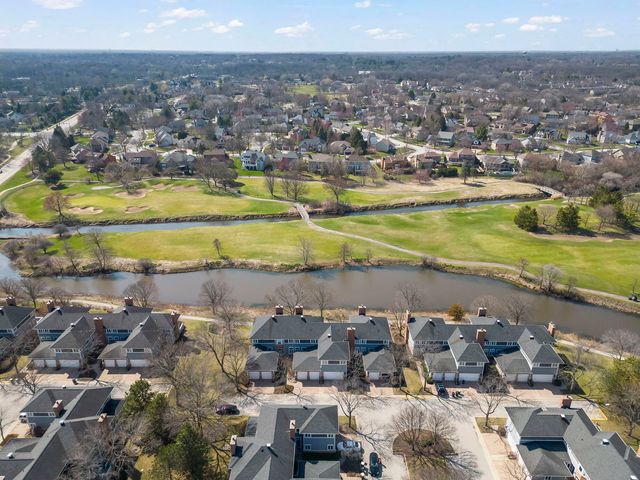 17 Mashie Court, Woodridge, IL 60517