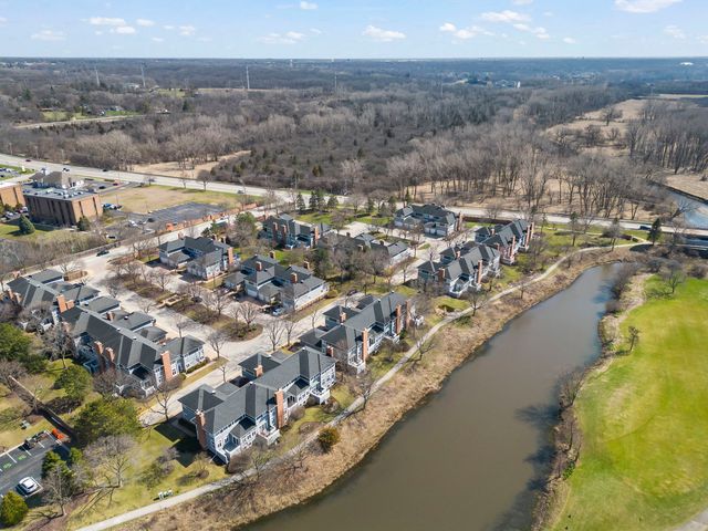 17 Mashie Court, Woodridge, IL 60517