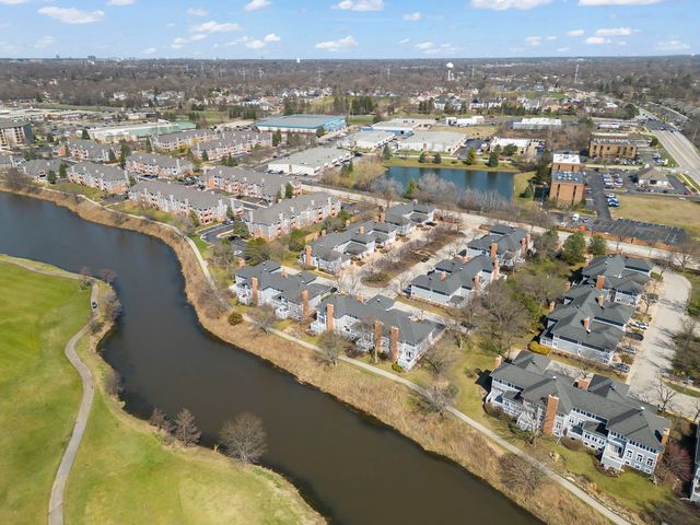 17 Mashie Court, Woodridge, IL 60517