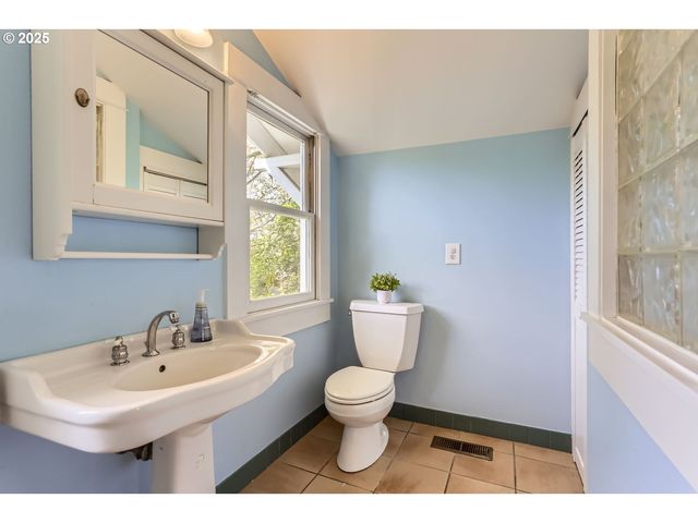 7205 Se 21ST Ave, Portland, OR 97202