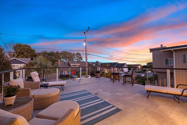 118 Sea Terrace Way, Aptos, CA 95003
