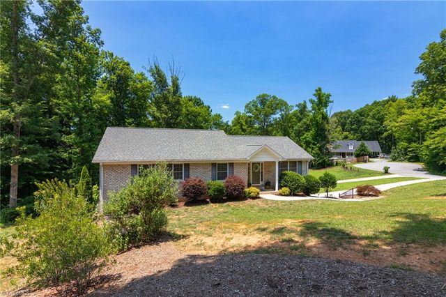 843 Montgomery Court, Walnut Cove, NC 27052
