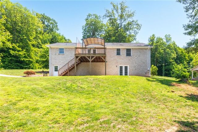 843 Montgomery Court, Walnut Cove, NC 27052