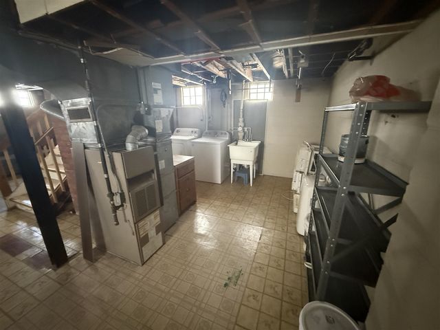 22430 Nowlin Street, Dearborn, MI 48124