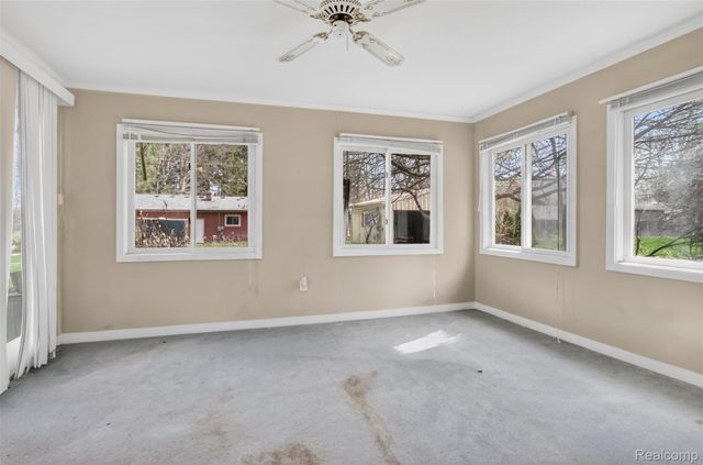 11011 Hamburg Road, Hamburg Township, MI 48189
