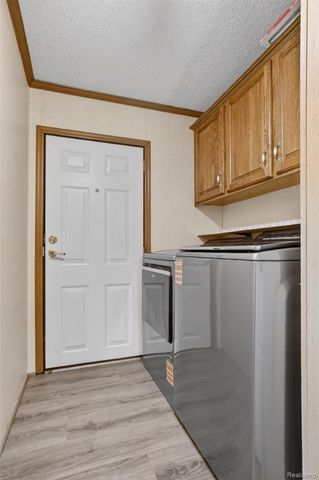 11011 Hamburg Road, Hamburg Township, MI 48189