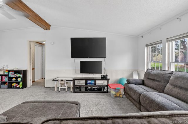 11011 Hamburg Road, Hamburg Township, MI 48189