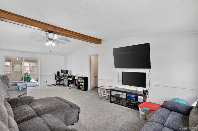 11011 Hamburg Road, Hamburg Township, MI 48189