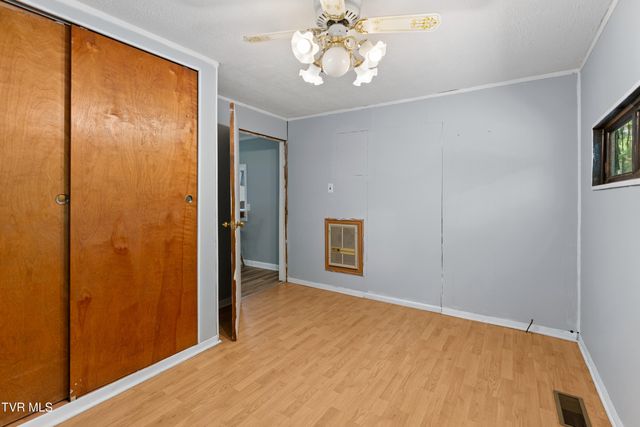 215 South Hickory Circle, Greeneville, TN 37743