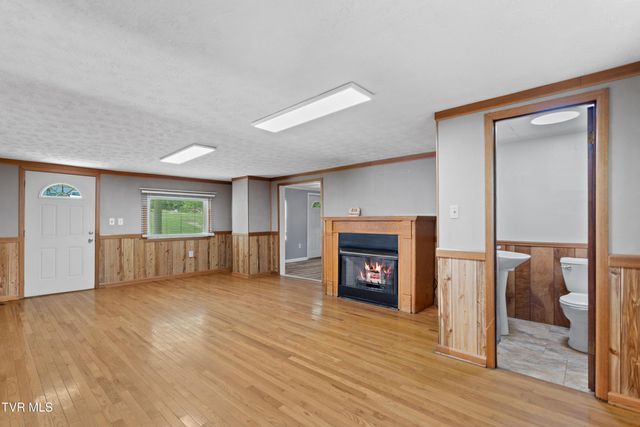 215 South Hickory Circle, Greeneville, TN 37743