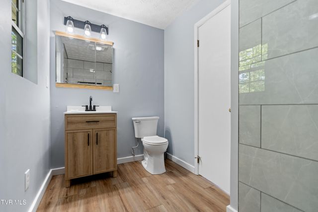 215 South Hickory Circle, Greeneville, TN 37743