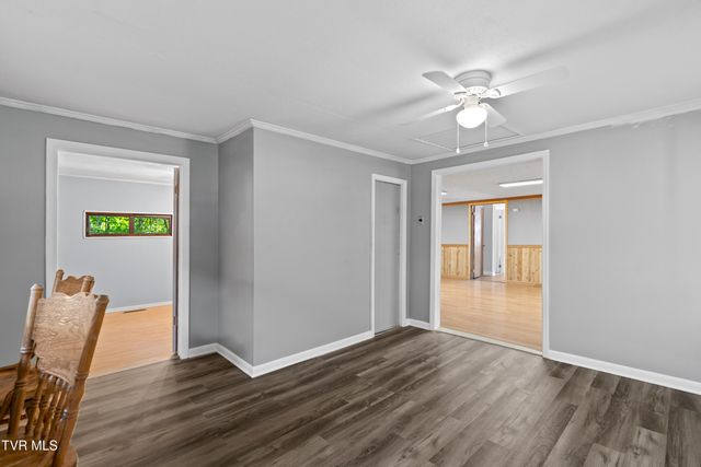 215 South Hickory Circle, Greeneville, TN 37743