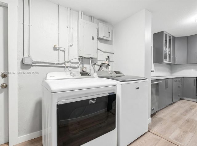 18901 NW 28th Pl, Miami Gardens, FL 33056