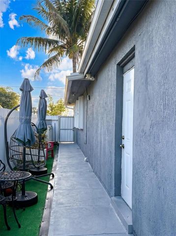18901 NW 28th Pl, Miami Gardens, FL 33056