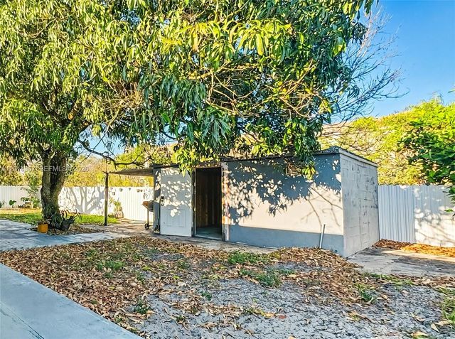 18901 NW 28th Pl, Miami Gardens, FL 33056