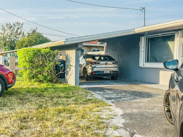 18901 NW 28th Pl, Miami Gardens, FL 33056