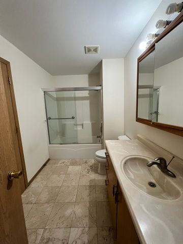 8256 W Chestnut Court, Frankfort, IL 60423