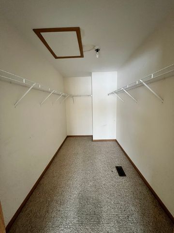 8256 W Chestnut Court, Frankfort, IL 60423