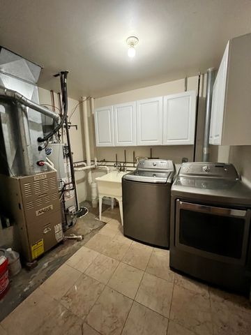 8256 W Chestnut Court, Frankfort, IL 60423